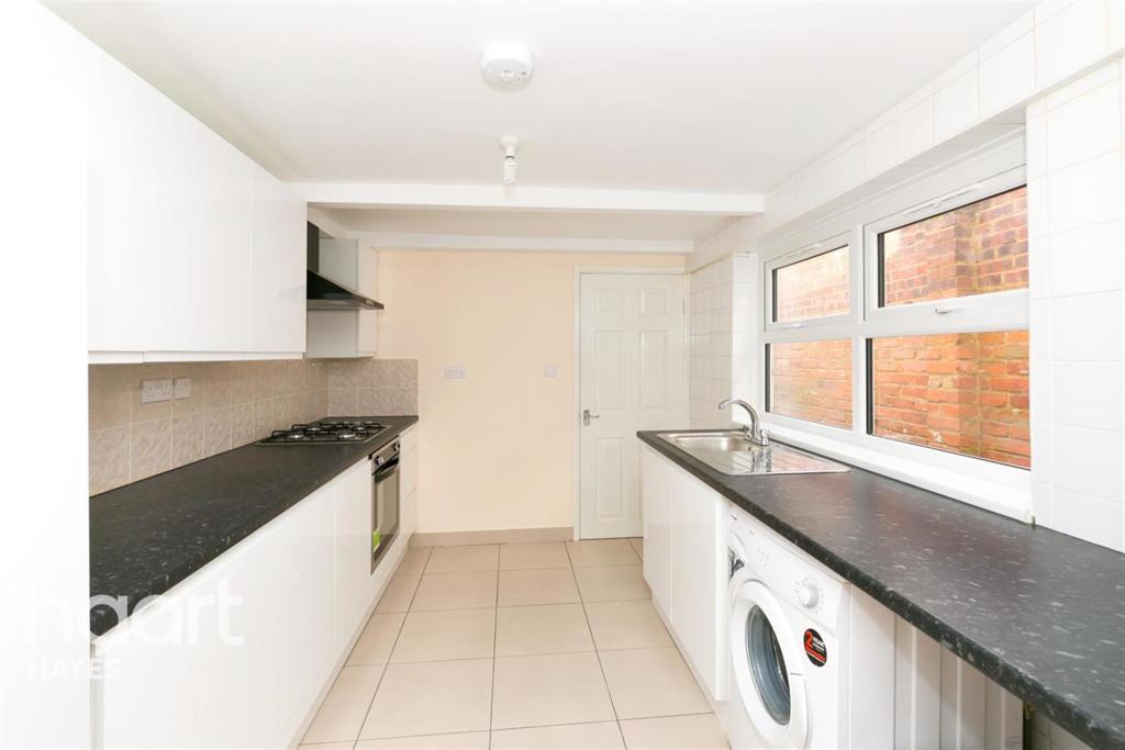 3 bed Mid Terraced House for rent in Southall. From haart - Hayes