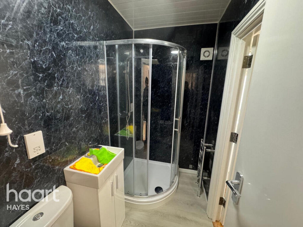 6 bed Semi Detached for rent in Hounslow. From haart - Hayes