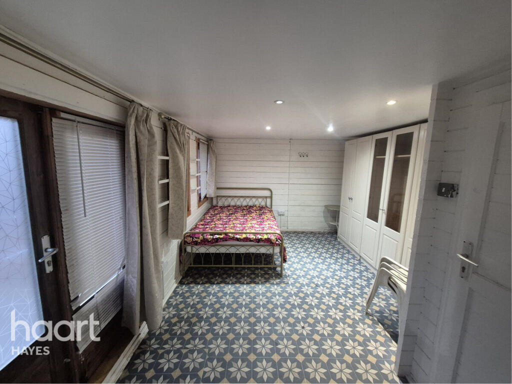 1 bed 1st Floor Flat for rent in Northolt. From haart - Hayes