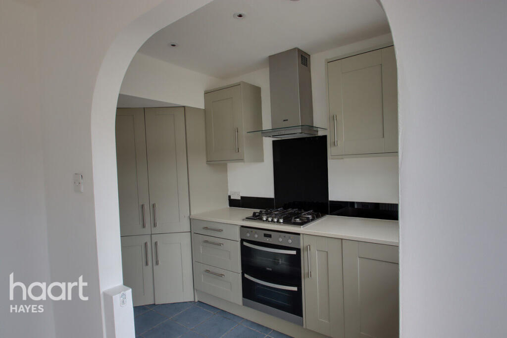3 bed Mid Terraced House for rent in Northolt. From haart - Hayes