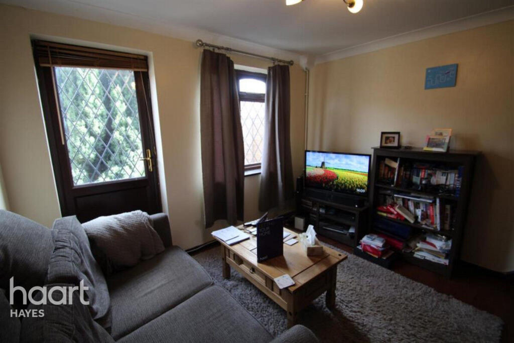 1 bed Mid Terraced House for rent in Hayes. From haart - Hayes