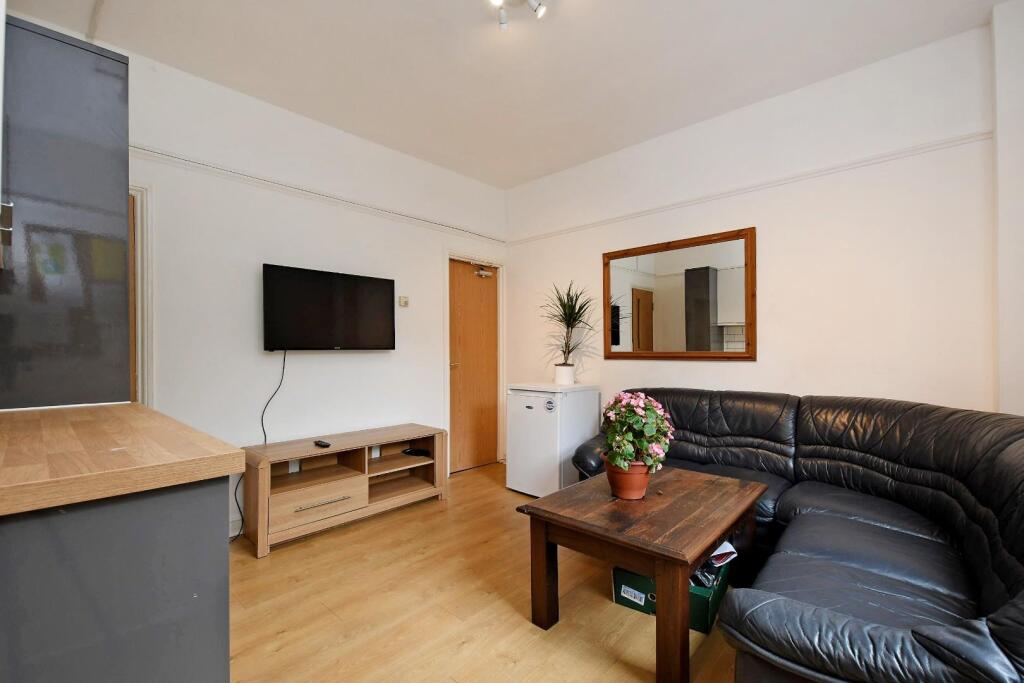 4 bed Detached for rent in Dungworth. From MBA Lettings & Property Management Ltd - Sheffield 4 bed Detached for rent in Dungworth. From MBA Lettings & Property Management Ltd - Sheffield