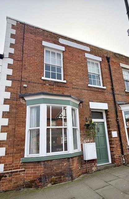 1 bed House Share for rent in Royal Wootton Bassett. From Charles Harding Estate Agents - Royal Wootton Bassett