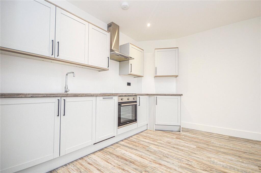 1 bed Apartment for rent in Swindon. From Charles Harding Estate Agents - Swindon