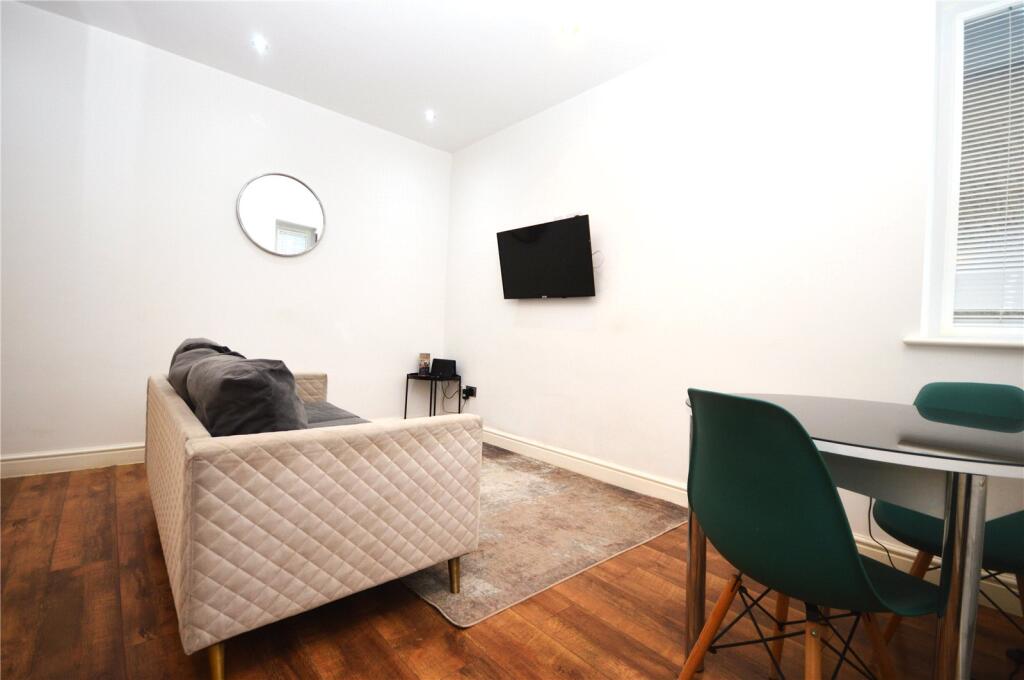 1 bed Apartment for rent in Swindon. From Charles Harding Estate Agents - Swindon