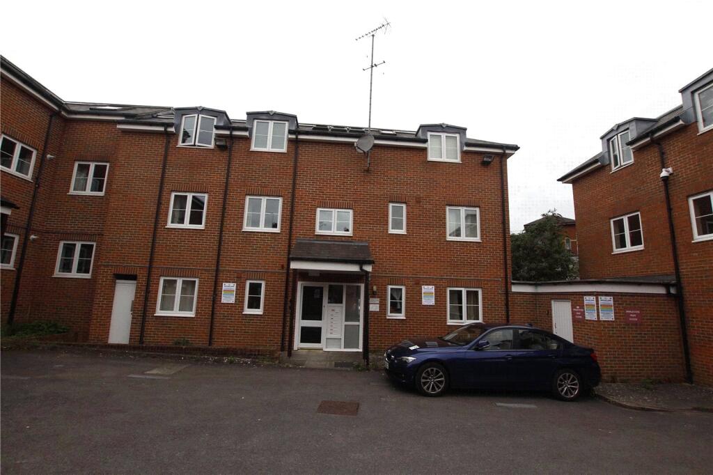 2 bed Apartment for rent in Swindon. From Charles Harding Estate Agents - Swindon