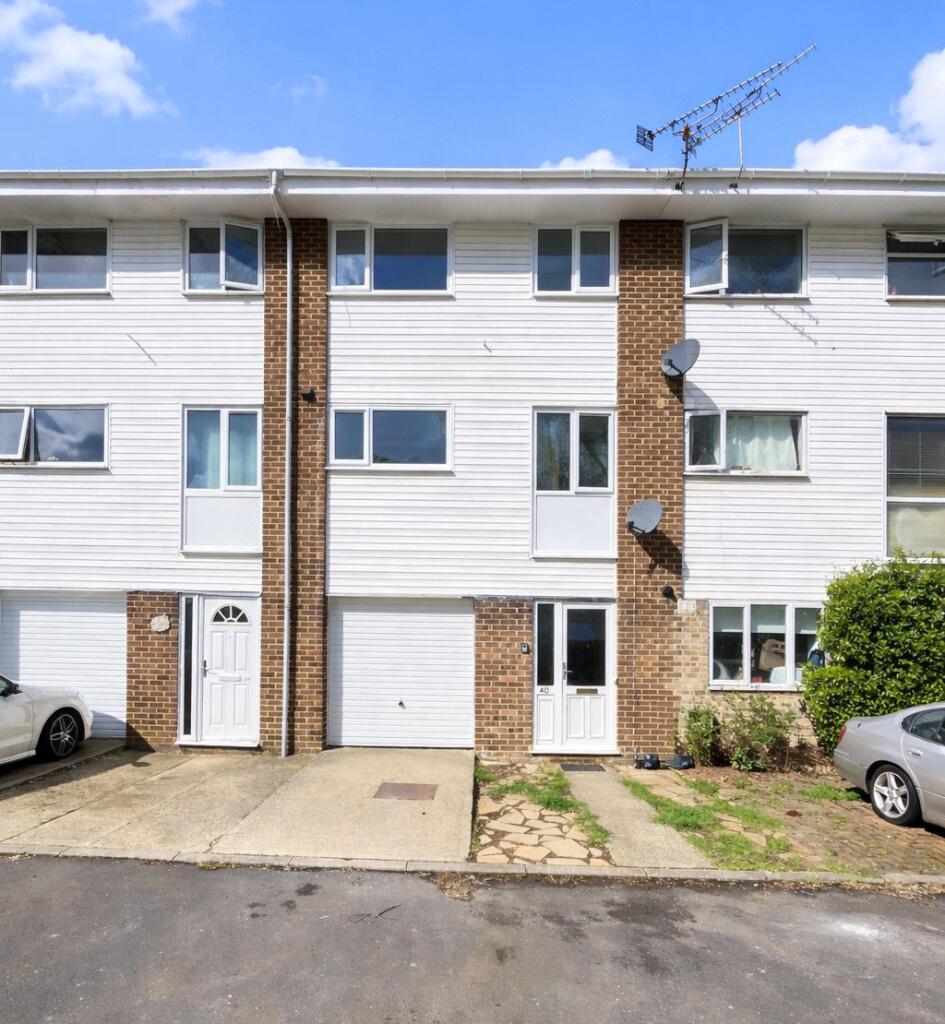 3 bed Mid Terraced House for rent in Stratton St Margaret. From Charles Harding Estate Agents - Swindon