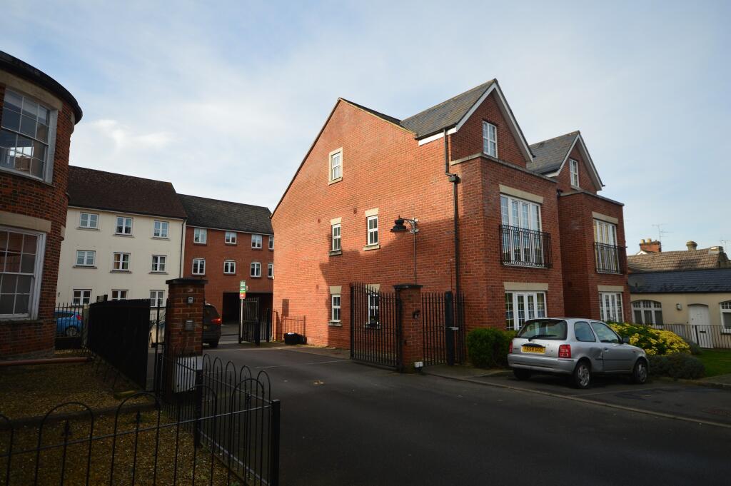 2 bed Apartment for rent in Swindon. From Charles Harding Estate Agents - Swindon