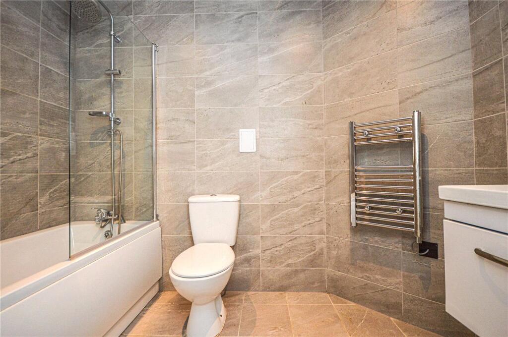 1 bed Apartment for rent in Swindon. From Charles Harding Estate Agents - Swindon
