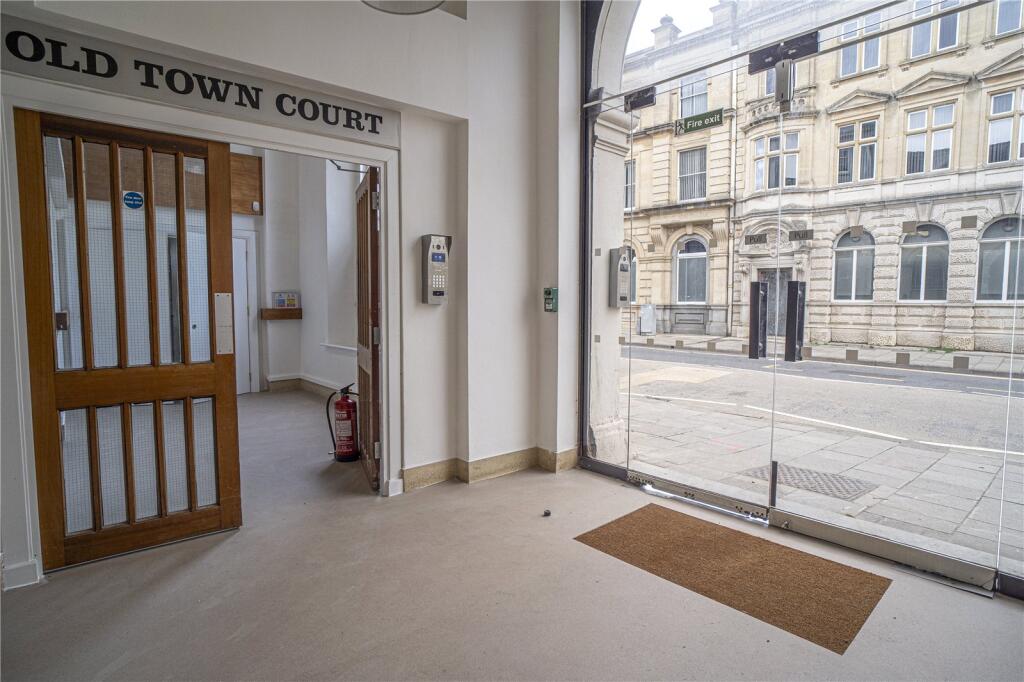 2 bed Apartment for rent in Swindon. From Charles Harding Estate Agents - Swindon 2 bed Apartment for rent in Swindon. From Charles Harding Estate Agents - Swindon