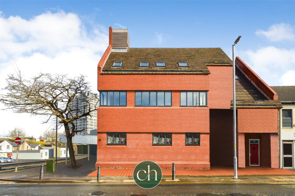 4 bed Apartment for rent in Swindon. From Charles Harding Estate Agents - Swindon
