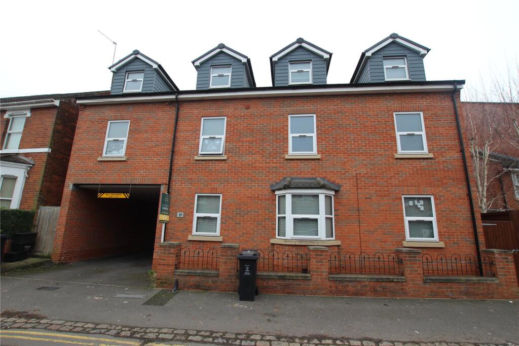 1 bed Apartment for rent in Swindon. From Charles Harding Estate Agents - Swindon