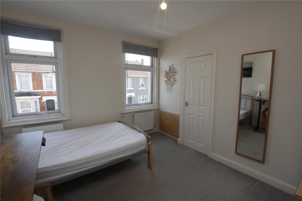 1 bed Apartment for rent in Swindon. From Charles Harding Estate Agents - Swindon