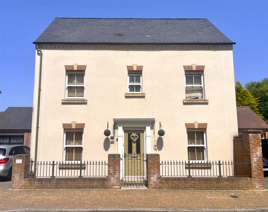 3 bed Mid Terraced House for rent in Swindon. From Charles Harding Estate Agents - Swindon