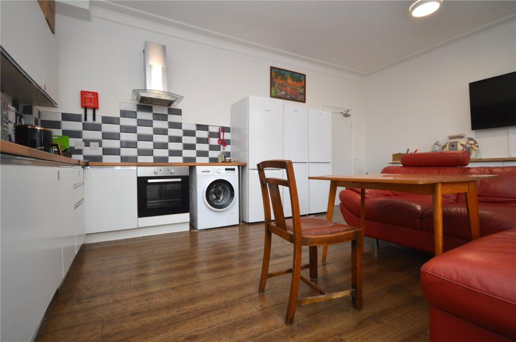 1 bed Mid Terraced House for rent in Swindon. From Charles Harding Estate Agents - Swindon
