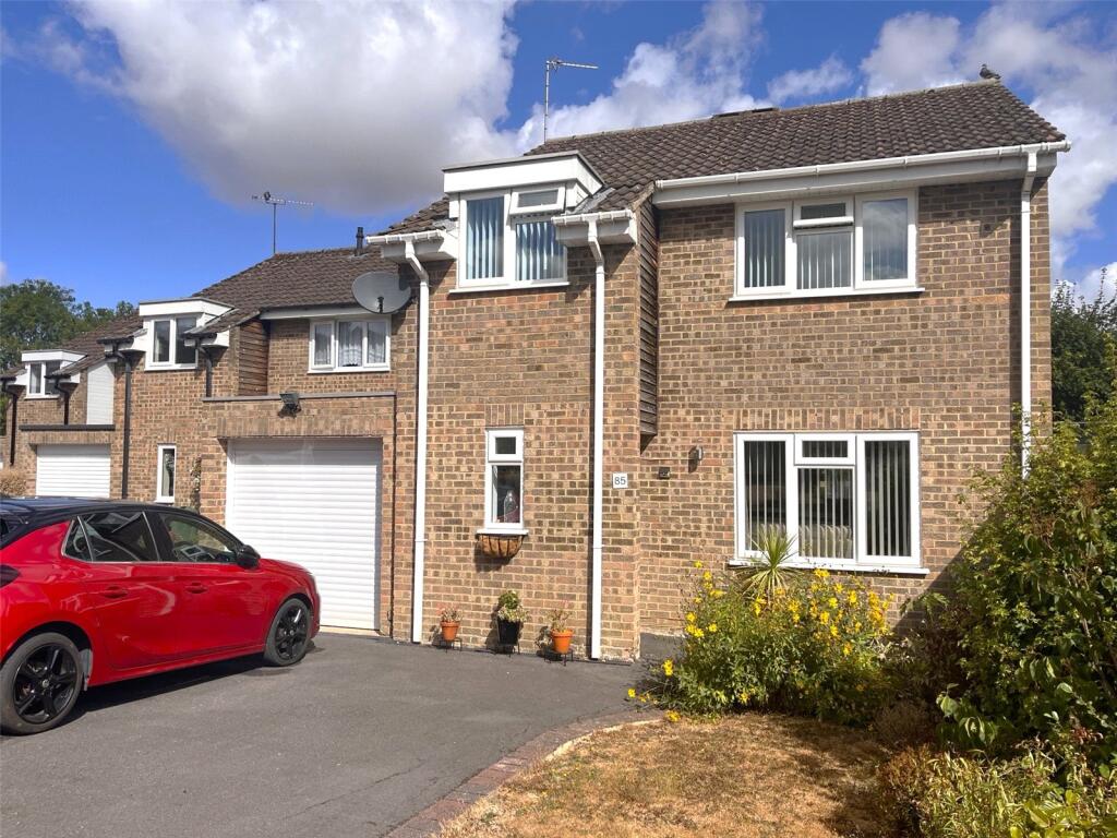 3 bed Detached for rent in Highworth. From Charles Harding Estate Agents - Swindon 3 bed Detached for rent in Highworth. From Charles Harding Estate Agents - Swindon