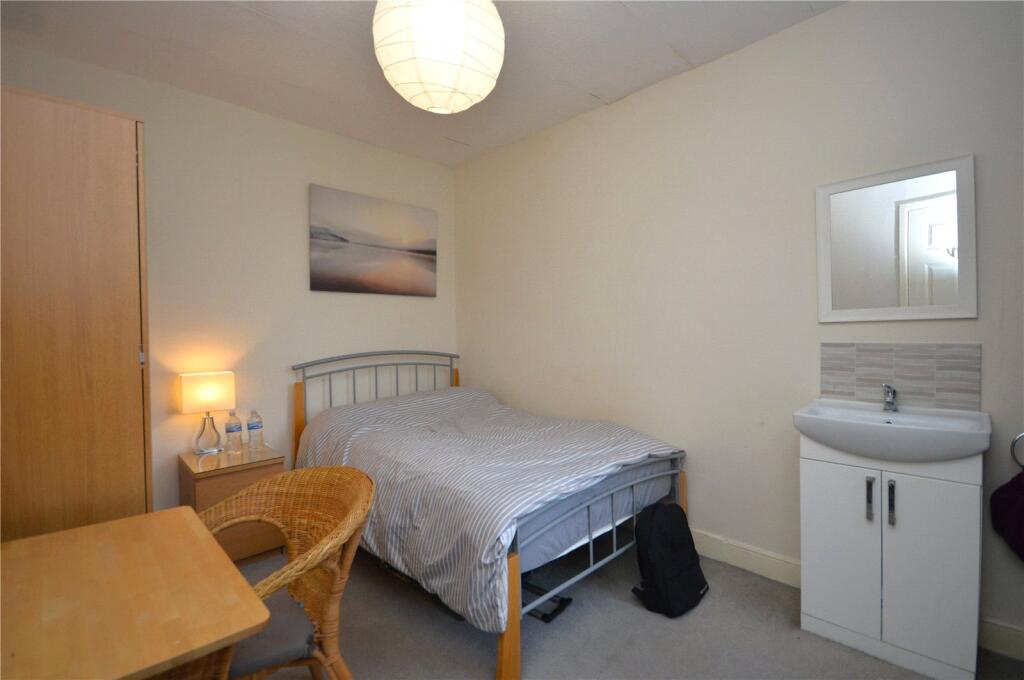 1 bed Apartment for rent in Swindon. From Charles Harding Estate Agents - Swindon