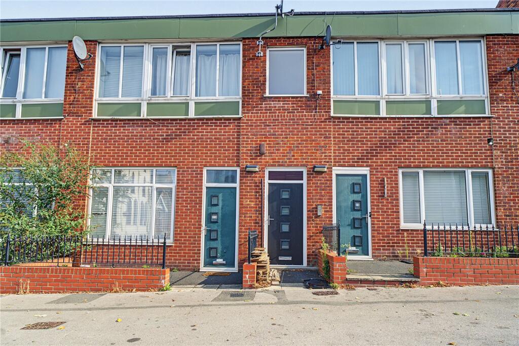 2 bed Apartment for rent in Swindon. From Charles Harding Estate Agents - Swindon