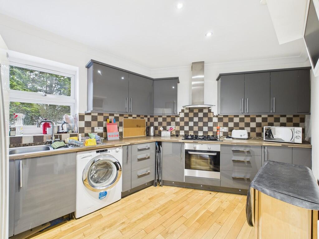 2 bed 1st Floor Flat for rent in Falmer. From Jacobs Steel - Hove