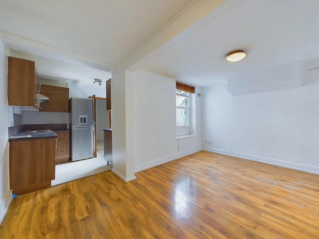 1 bed 1st Floor Flat for rent in Brighton and Hove. From Jacobs Steel - Hove