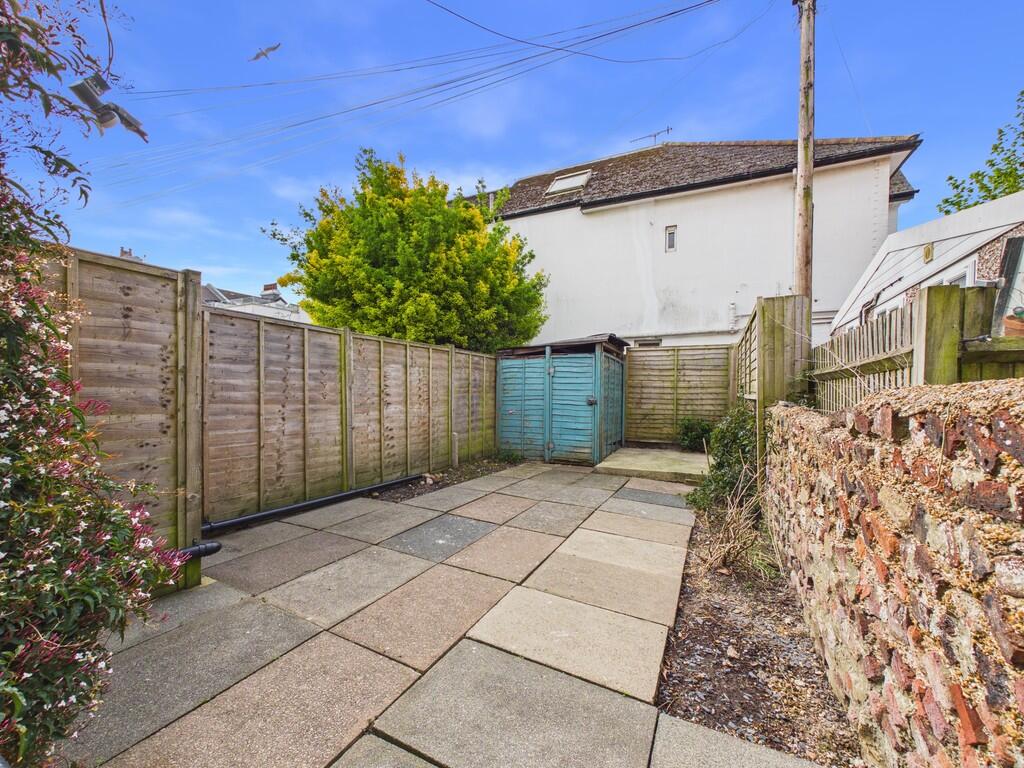 2 bed 1st Floor Flat for rent in Portslade-by-Sea. From Jacobs Steel - Hove