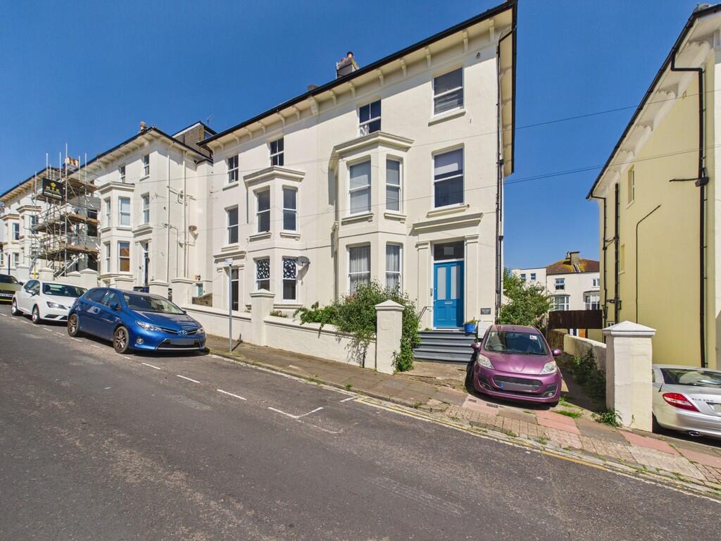 1 bed 1st Floor Flat for rent in Brighton and Hove. From Jacobs Steel - Hove