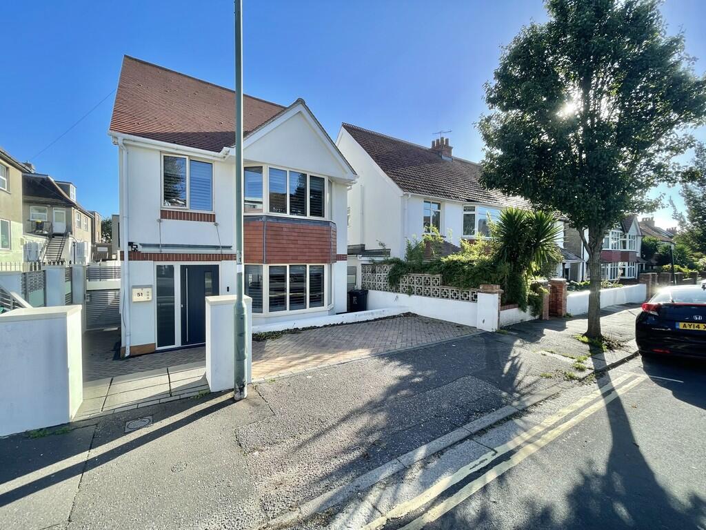 4 bed Detached for rent in Portslade-by-Sea. From Jacobs Steel - Hove
