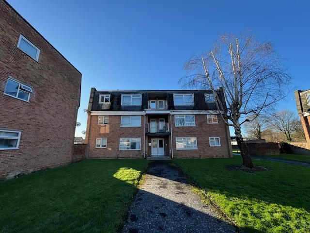 2 bed Apartment for rent in Swindon. From Charles harding lettings ltd - Blunsdon Saint Andrew