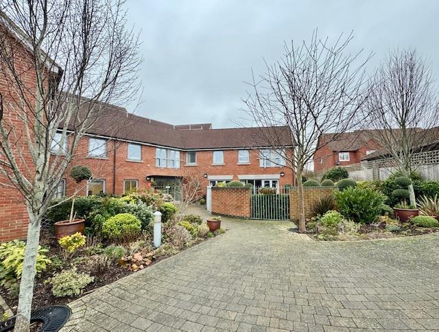 1 bed Apartment for rent in Blunsdon St Andrew. From Charles harding lettings ltd - Blunsdon Saint Andrew