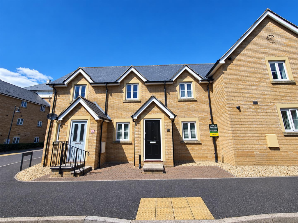 2 bed 1st Floor Flat for rent in Blunsdon St Andrew. From Charles harding lettings ltd - Blunsdon Saint Andrew