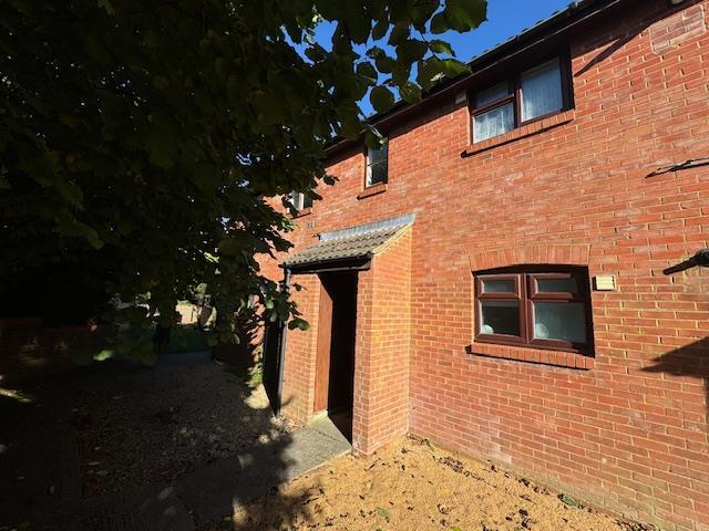 1 bed Apartment for rent in Swindon. From Charles harding lettings ltd - Blunsdon Saint Andrew