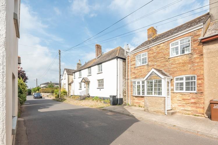 3 bed End of Terrace for rent in Chillington. From Charles Head - Kingsbridge