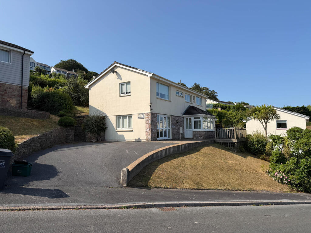 4 bed Detached for rent in Higher Batson. From Charles Head - Kingsbridge 4 bed Detached for rent in Higher Batson. From Charles Head - Kingsbridge
