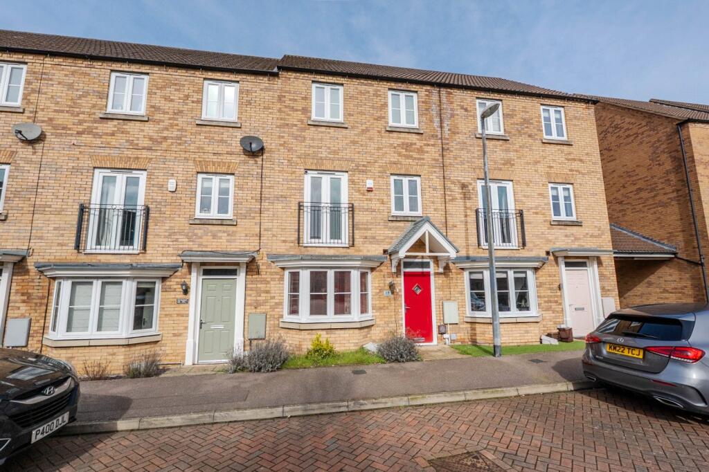 4 bed Mid Terraced House for rent in Leighton Buzzard. From Urban & Rural Property Services - Dunstable