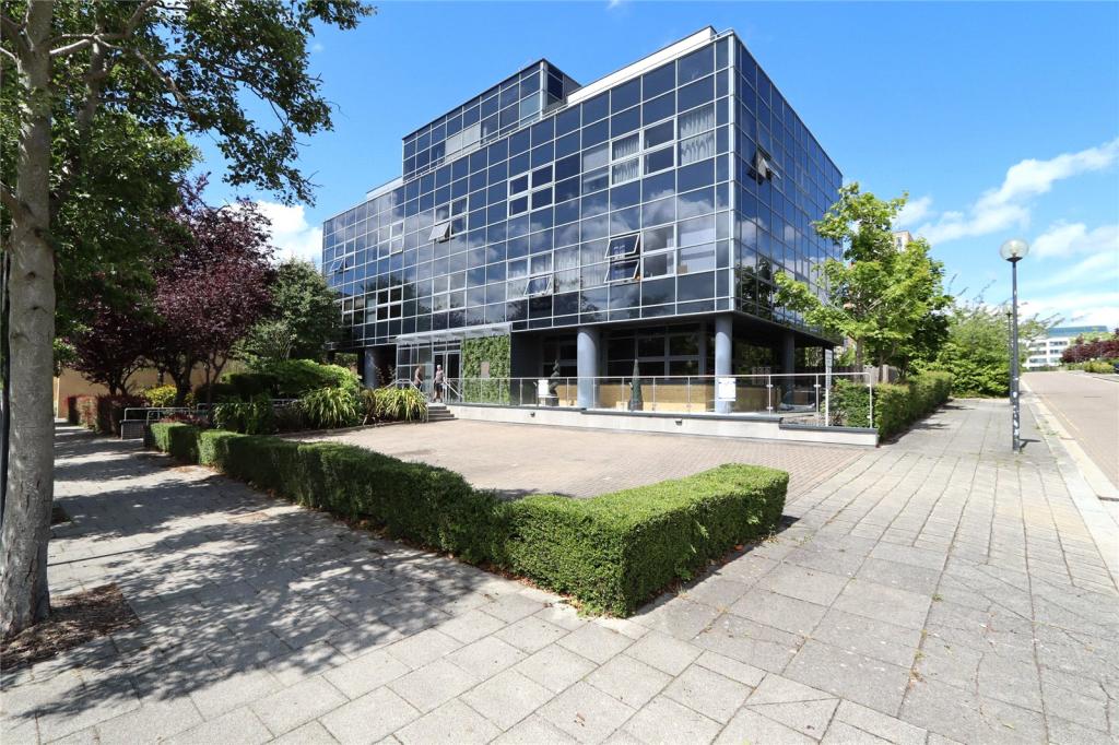 2 bed Penthouse for rent in Milton Keynes. From Urban & Rural Property Services - Milton Keynes 2 bed Penthouse for rent in Milton Keynes. From Urban & Rural Property Services - Milton Keynes