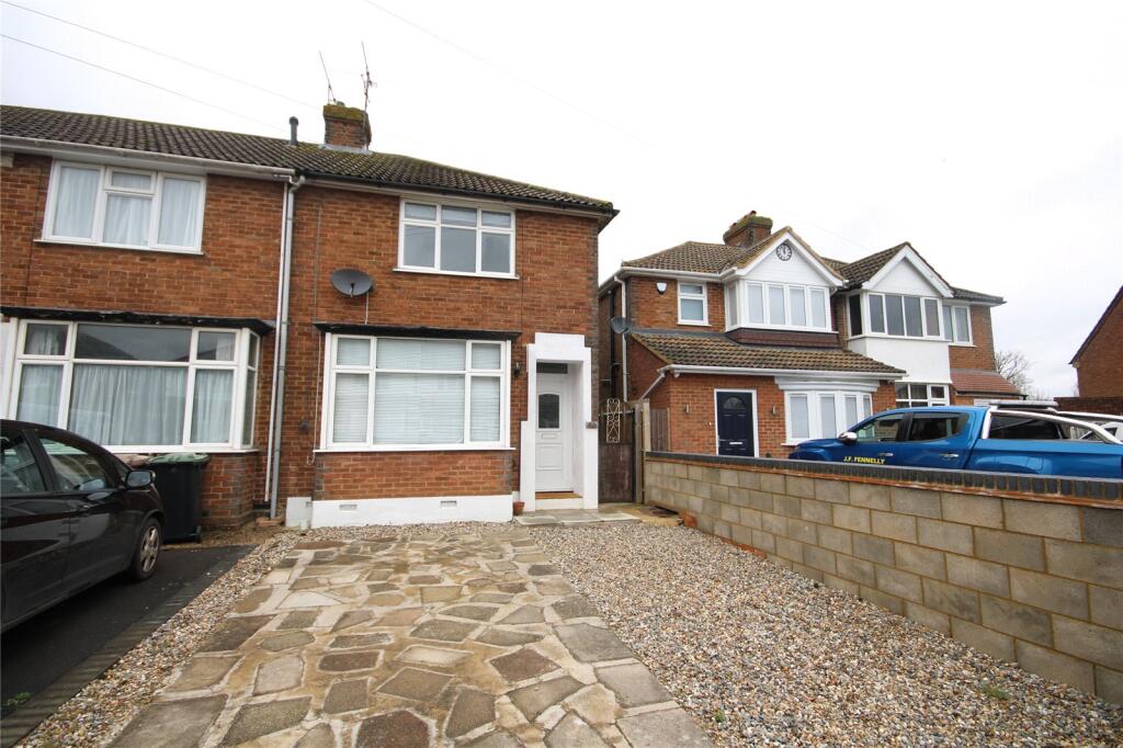 2 bed End of Terrace for rent in Mangrove Green. From Urban & Rural Property Services - Stopsley