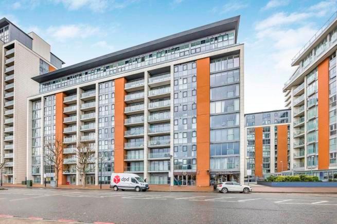 3 bed Apartment for rent in Royal Victoria Docks. From Jack Barclay Estates Limited Canary Wharf