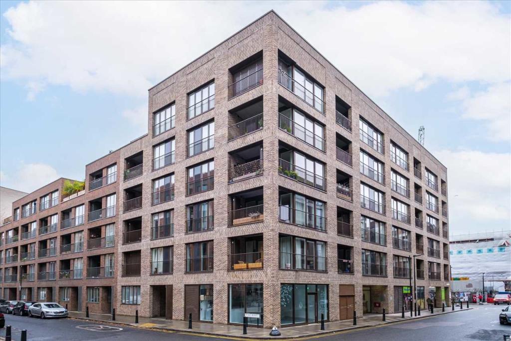 1 bed Apartment for rent in Fish Island, Bow, Stratford. From Jack Barclay Estates Limited Canary Wharf