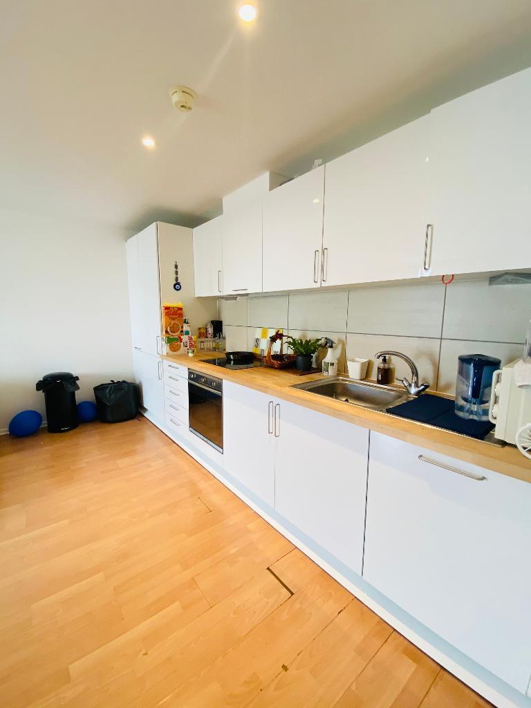 1 bed Flat for rent in South Quay, Canary Wharf. From Jack Barclay Estates Limited Canary Wharf