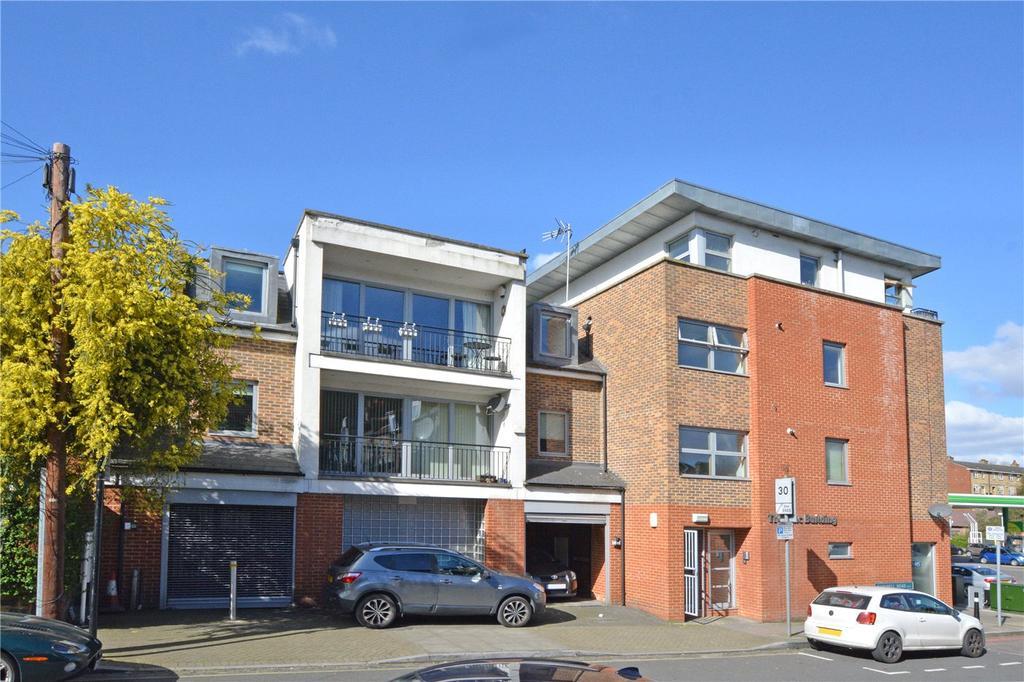 2 bed Apartment for rent in Lewisham. From Jack Barclay Estates Limited Canary Wharf