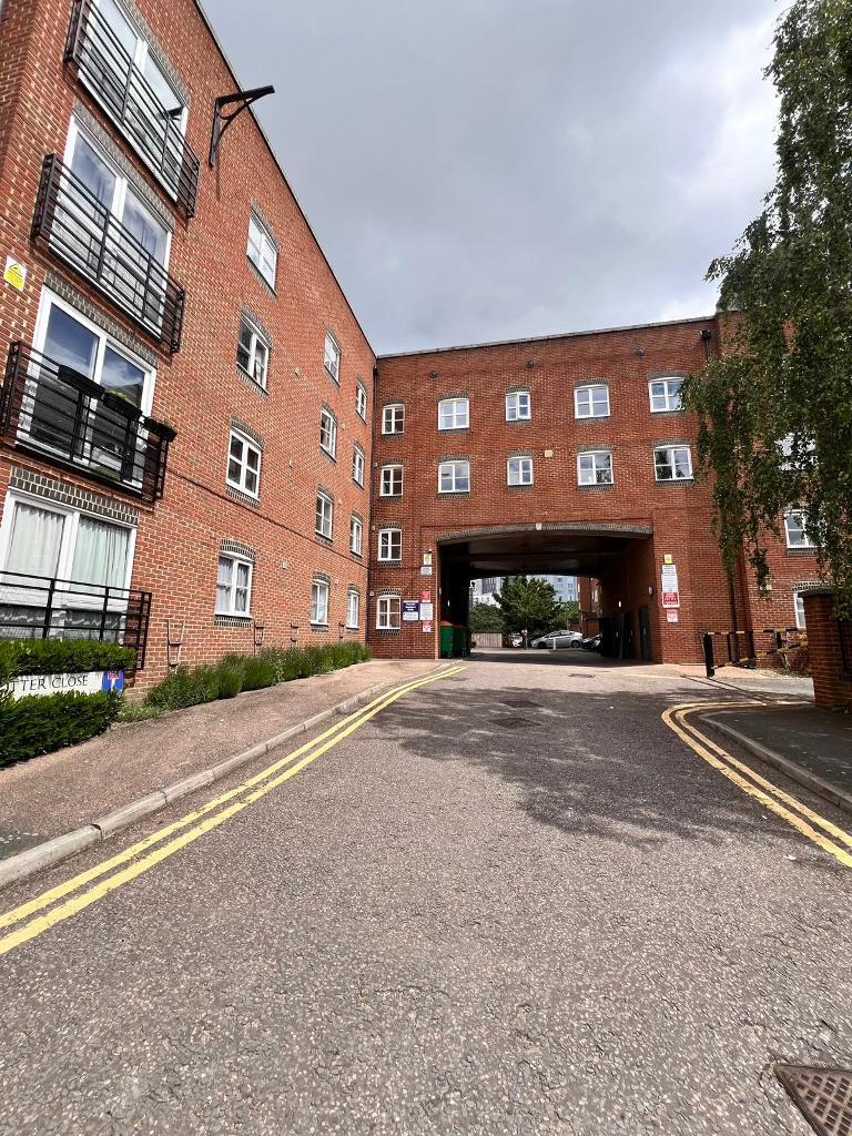 2 bed Flat for rent in Stratford High Street. From Jack Barclay Estates Limited Canary Wharf