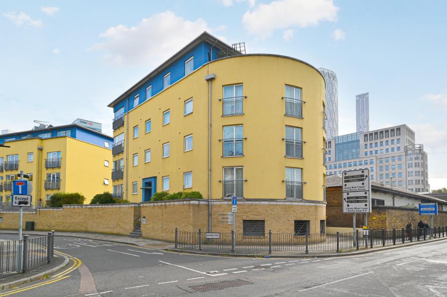 1 bed Flat for rent in Westferry, Canary Wharf. From Jack Barclay Estates Limited Canary Wharf