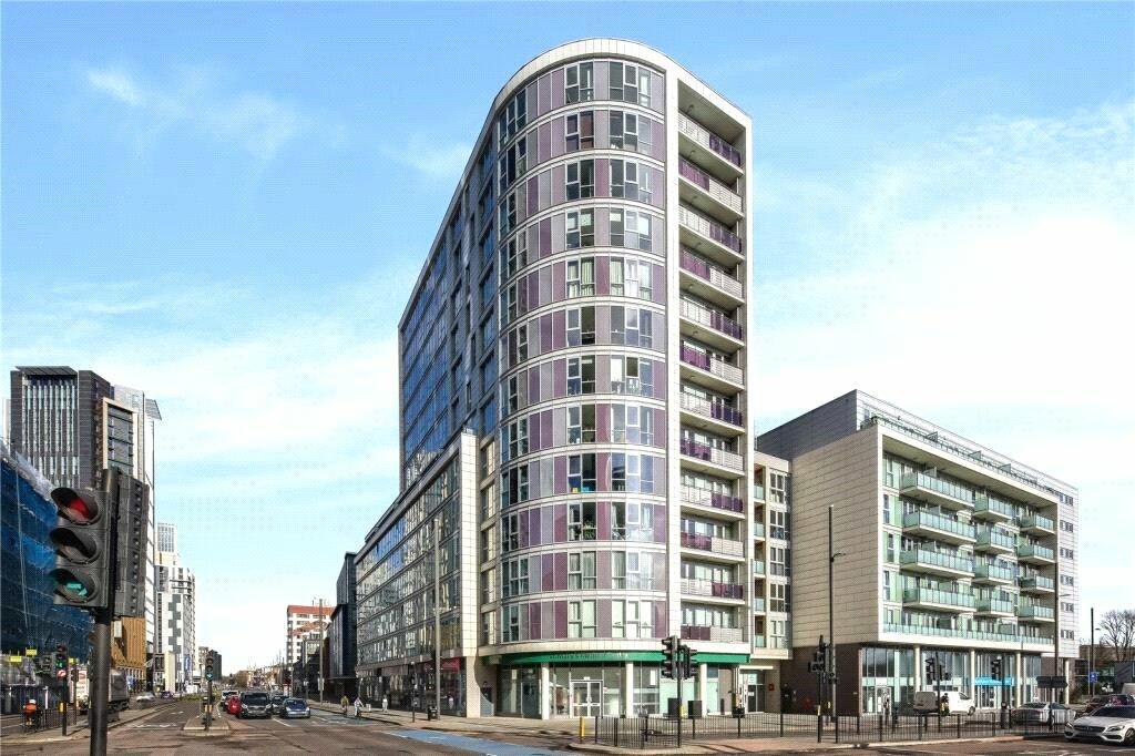 1 bed Apartment for rent in Bow. From Jack Barclay Estates Limited Canary Wharf