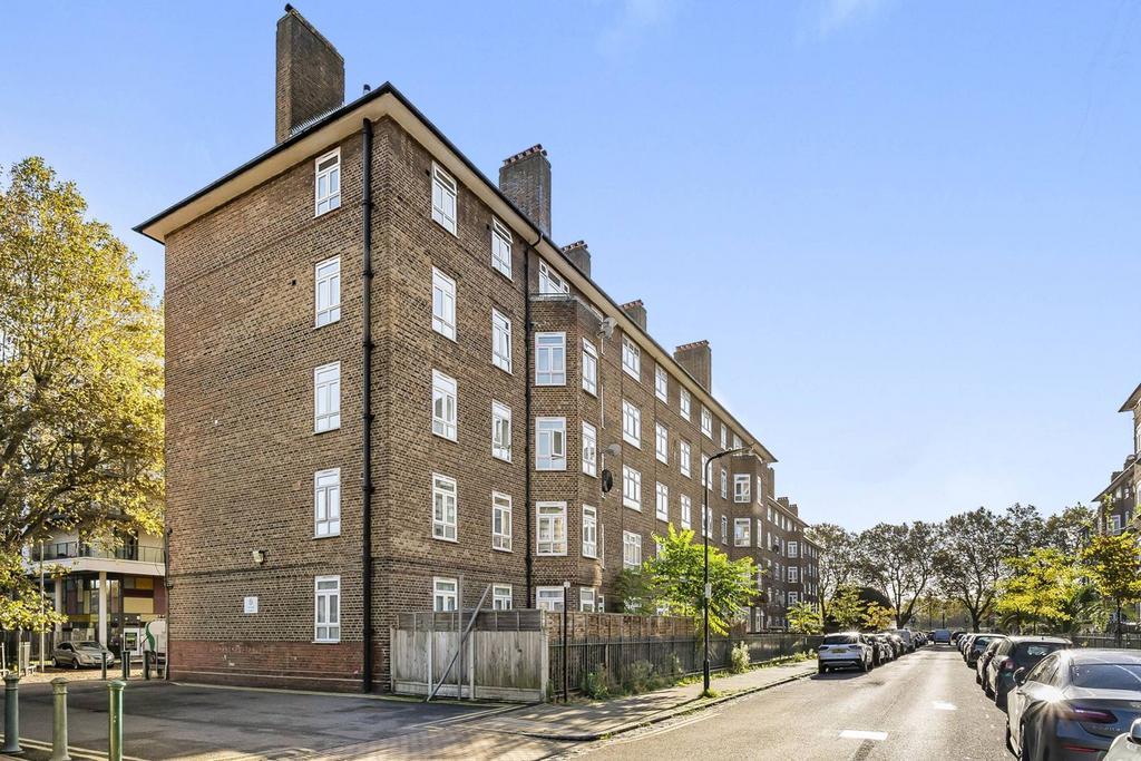 2 bed Flat for rent in Homerton Road. From Jack Barclay Estates Limited Canary Wharf