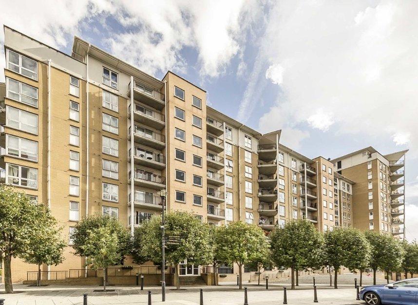 2 bed Flat for rent in Poplar. From Jack Barclay Estates Limited Canary Wharf