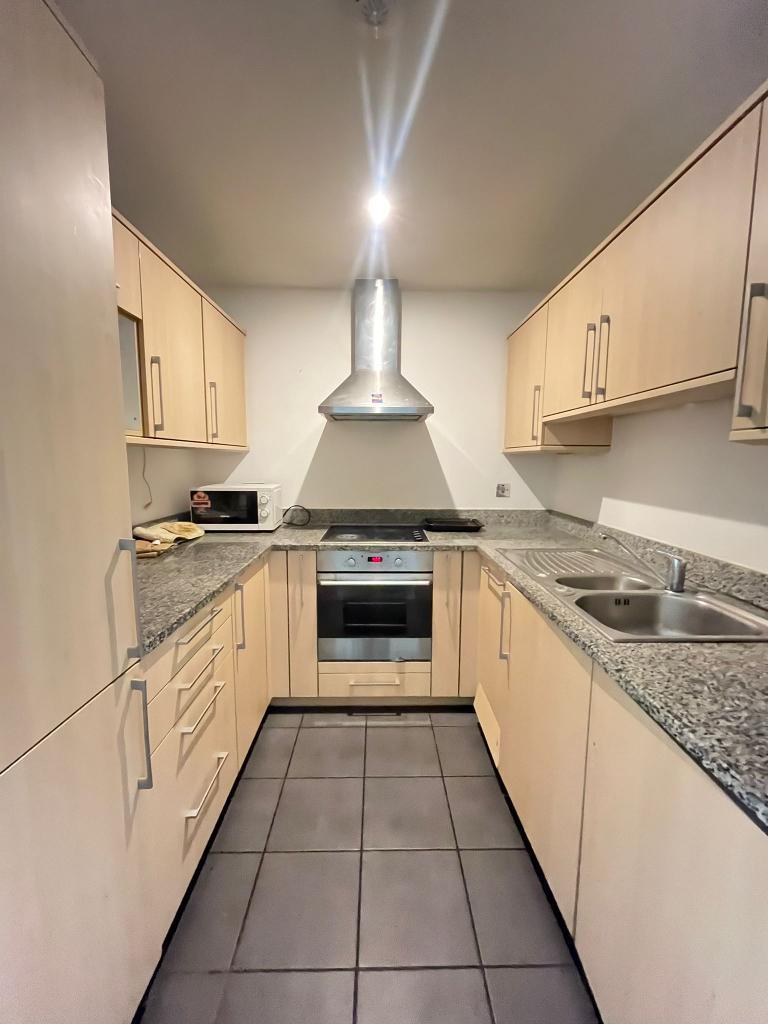 3 bed Apartment for rent in Poplar. From Jack Barclay Estates Limited Canary Wharf