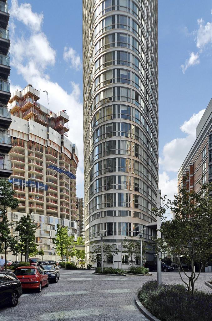 1 bed Apartment for rent in Blackwall, Canary Wharf, Poplar. From Jack Barclay Estates Limited Canary Wharf