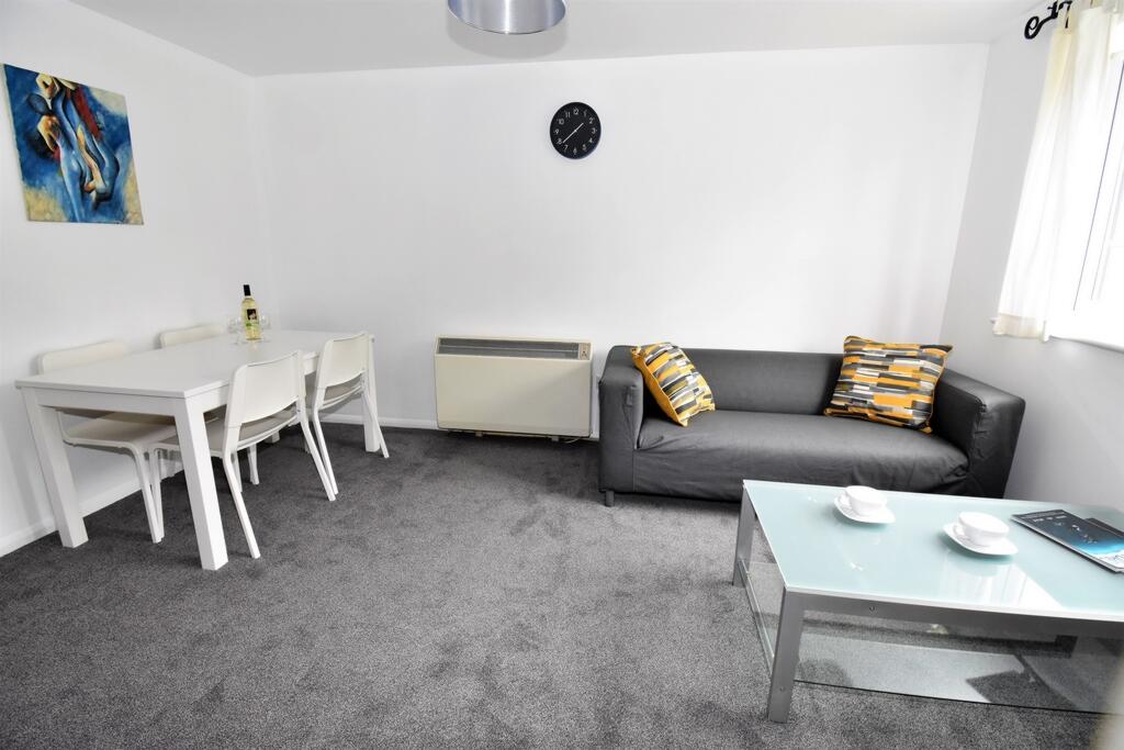 1 bed 1st Floor Flat for rent in Greenwich. From Heath Estates - Blackheath
