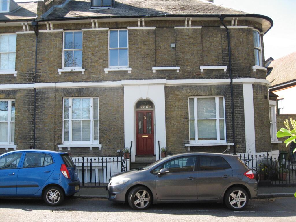 1 bed 1st Floor Flat for rent in Greenwich. From Heath Estates - Blackheath