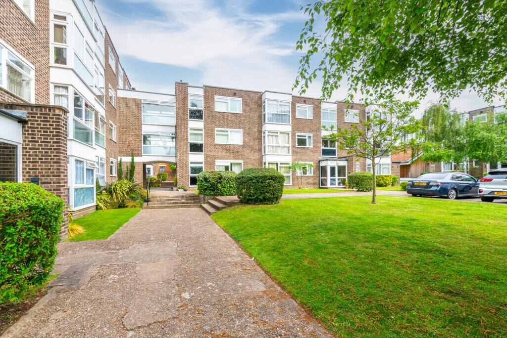 2 bed 1st Floor Flat for rent in Lewisham. From Heath Estates - Blackheath 2 bed 1st Floor Flat for rent in Lewisham. From Heath Estates - Blackheath